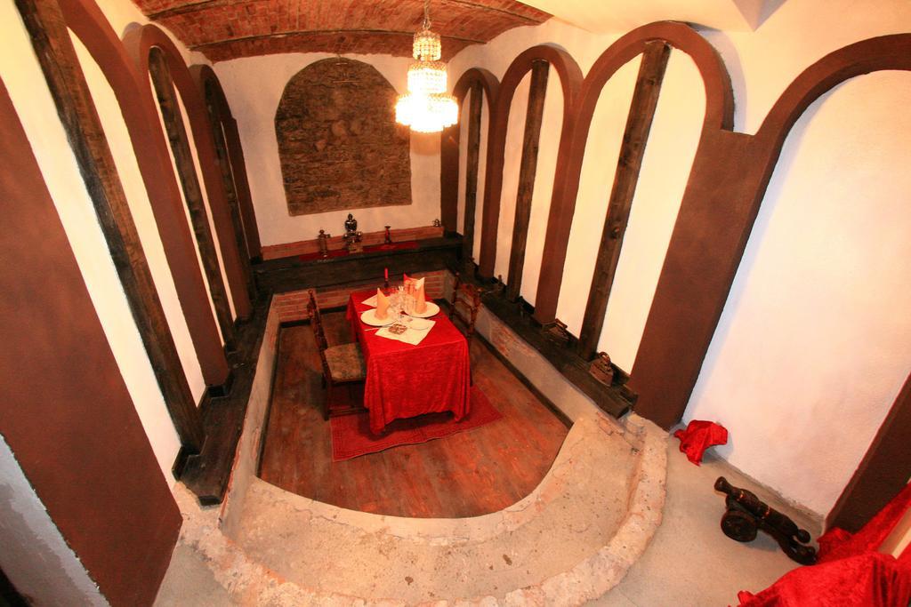 Castelul Lupilor Otel Chimindia Dış mekan fotoğraf