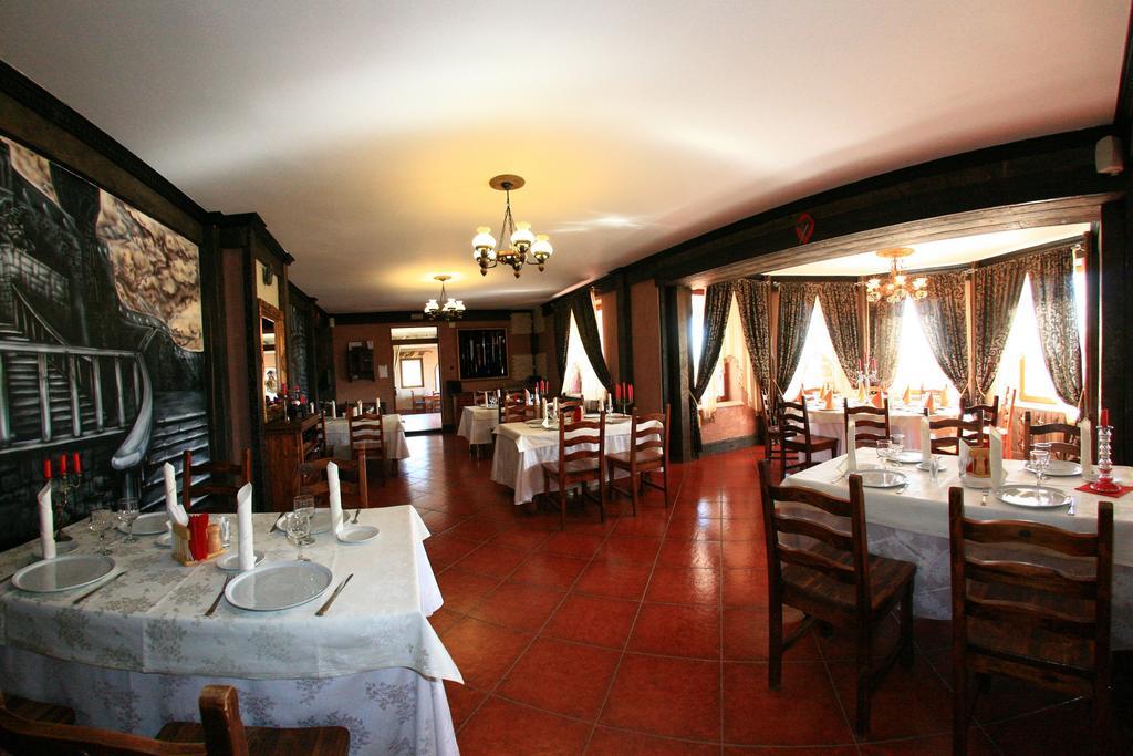 Castelul Lupilor Otel Chimindia Dış mekan fotoğraf