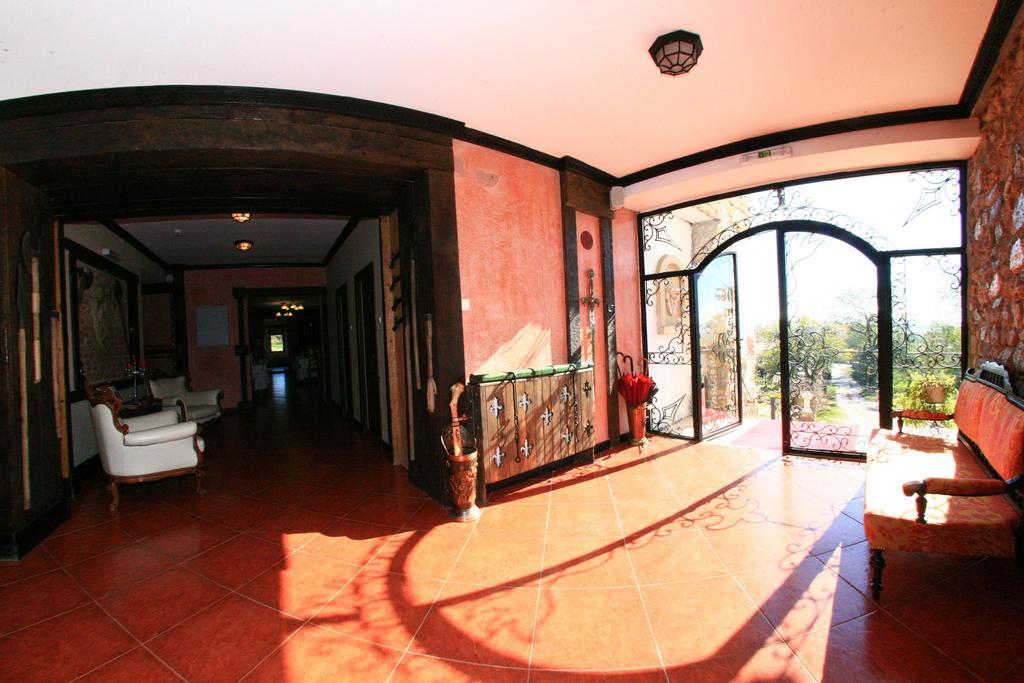 Castelul Lupilor Otel Chimindia Dış mekan fotoğraf