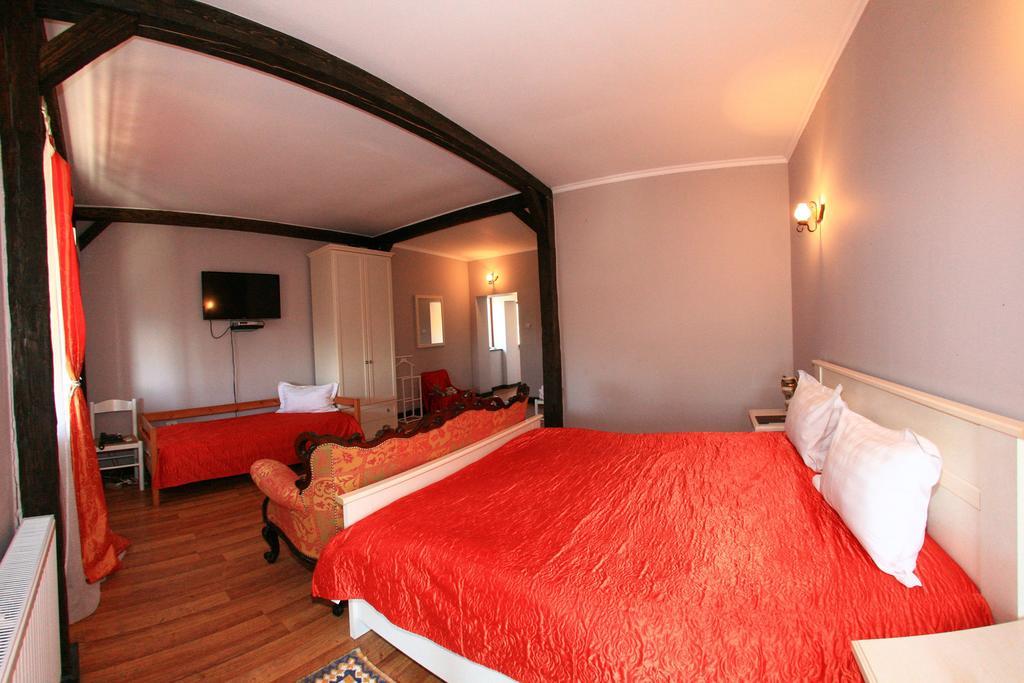 Castelul Lupilor Otel Chimindia Oda fotoğraf