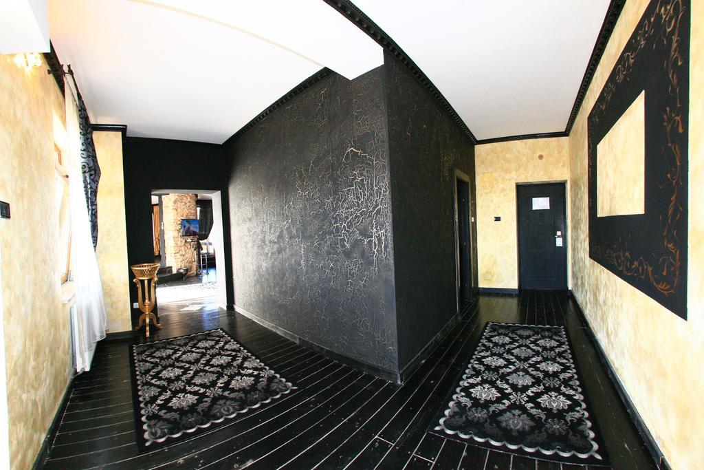Castelul Lupilor Otel Chimindia Oda fotoğraf
