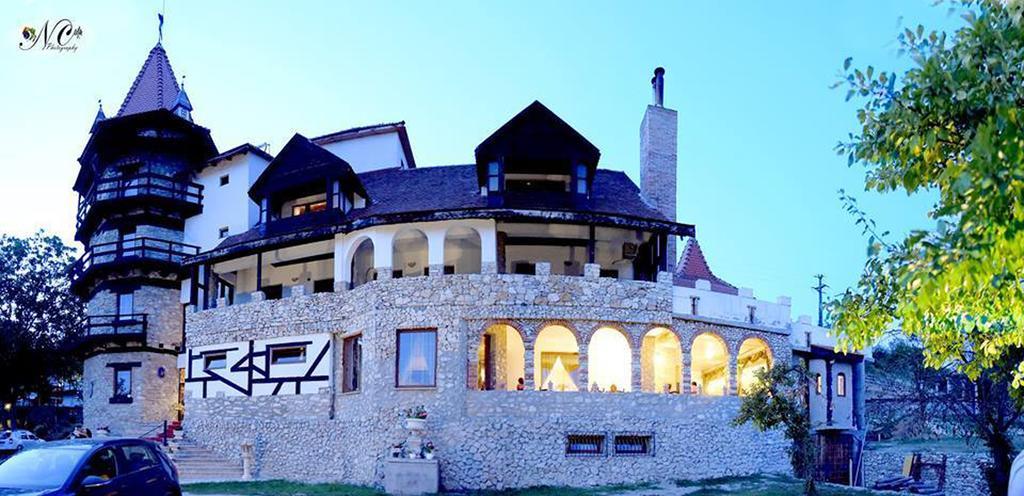 Castelul Lupilor Otel Chimindia Dış mekan fotoğraf